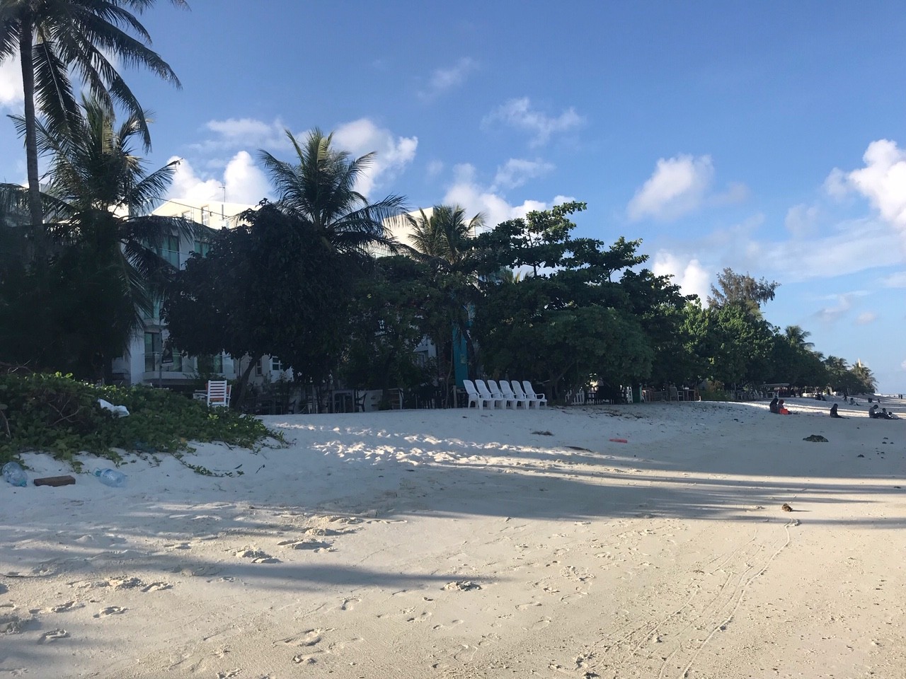 пляж на острове Хулхумале на Мальдивах