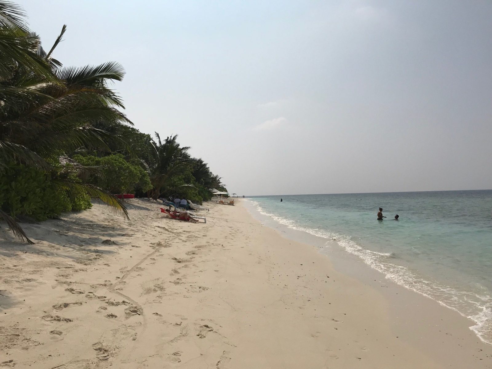 бикини пляж на острове Укулхас, Мальдивы