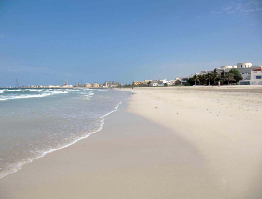 Пляж Аль-Корниш