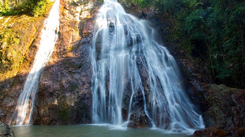 водопад Намуанг на Самуи