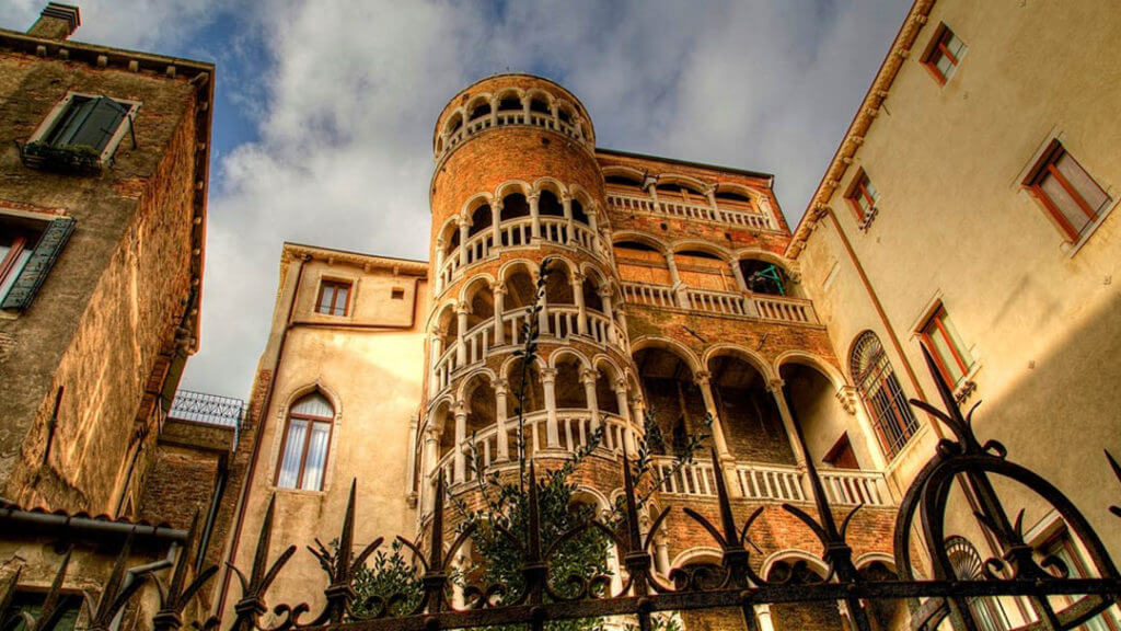 Что посмотреть в Венеции: Палаццо Контарини дель Боволо