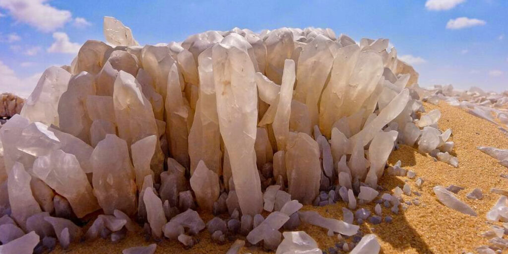 Белая пустыня Египта - кристальная гора