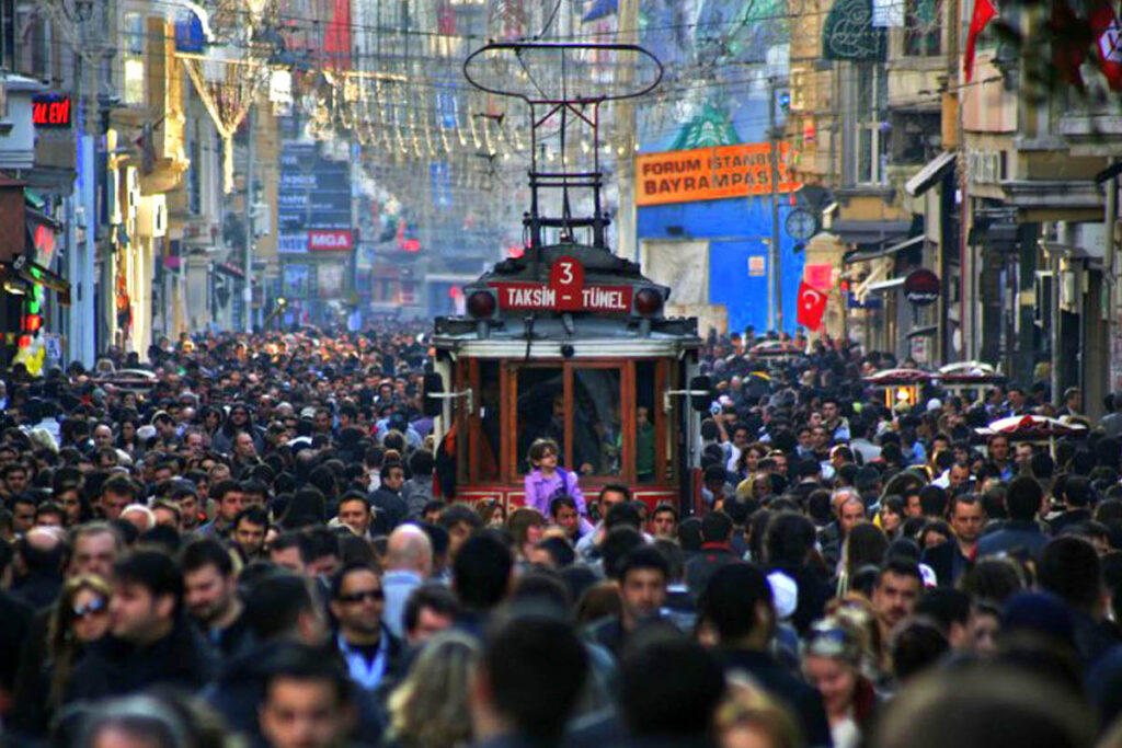 улица Истикляль в Стамбуле